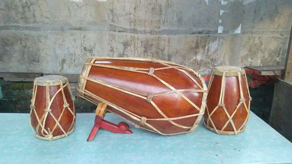 Jelaskan Pengertian Alat Musik Ritmis Dan Contohnya