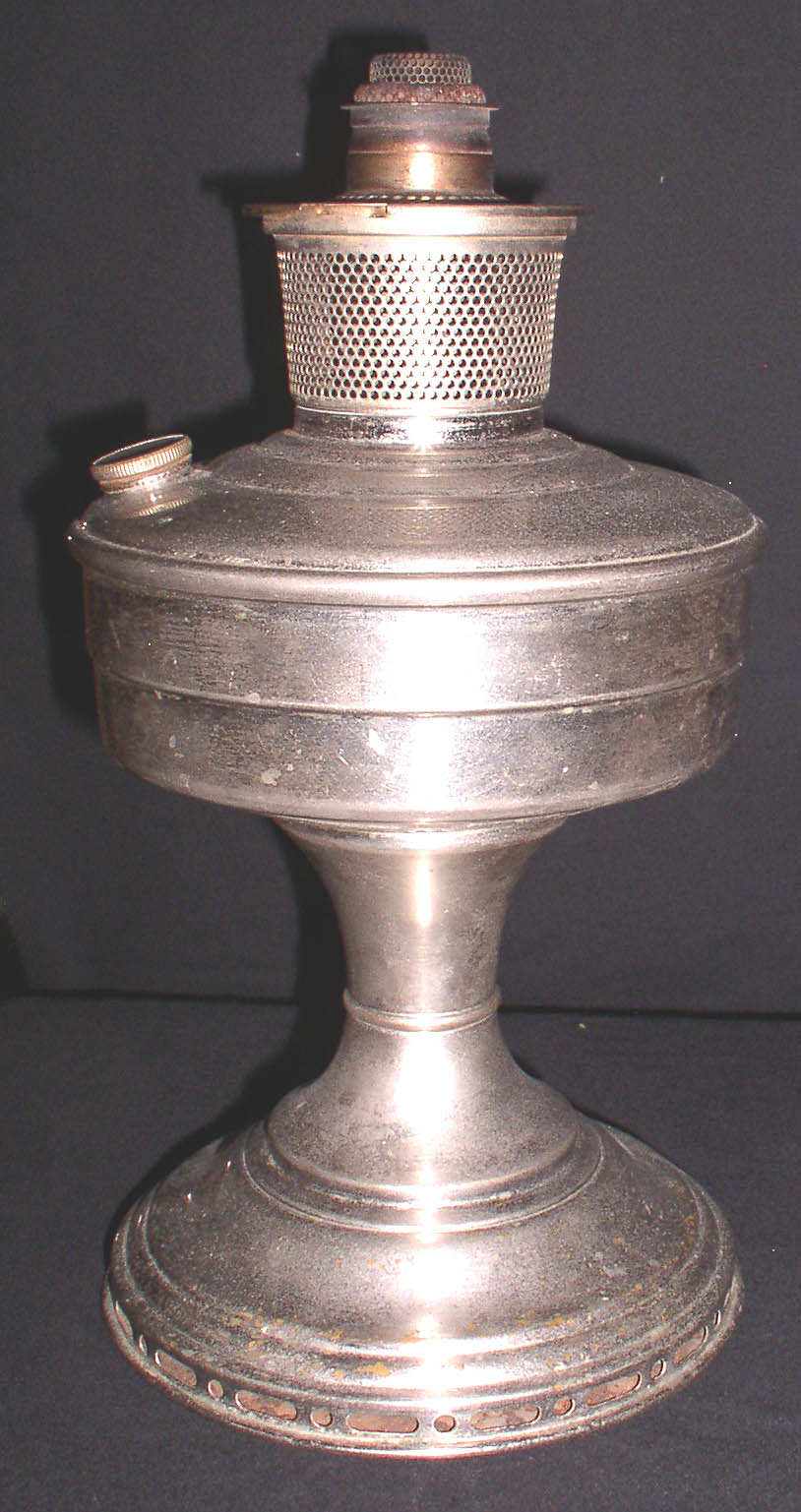 Vintage Aladdin Model 12 Oil Lamp with Burner Thingery Previews