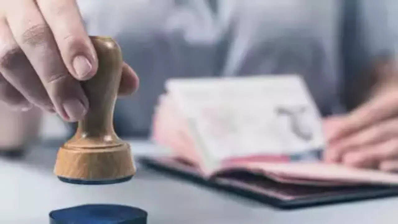 US stops scheduling visa interviews for foreign students while it expands social media vetting, ET Education US stops scheduling visa interviews for foreign students while it expands social media vetting, ET Education