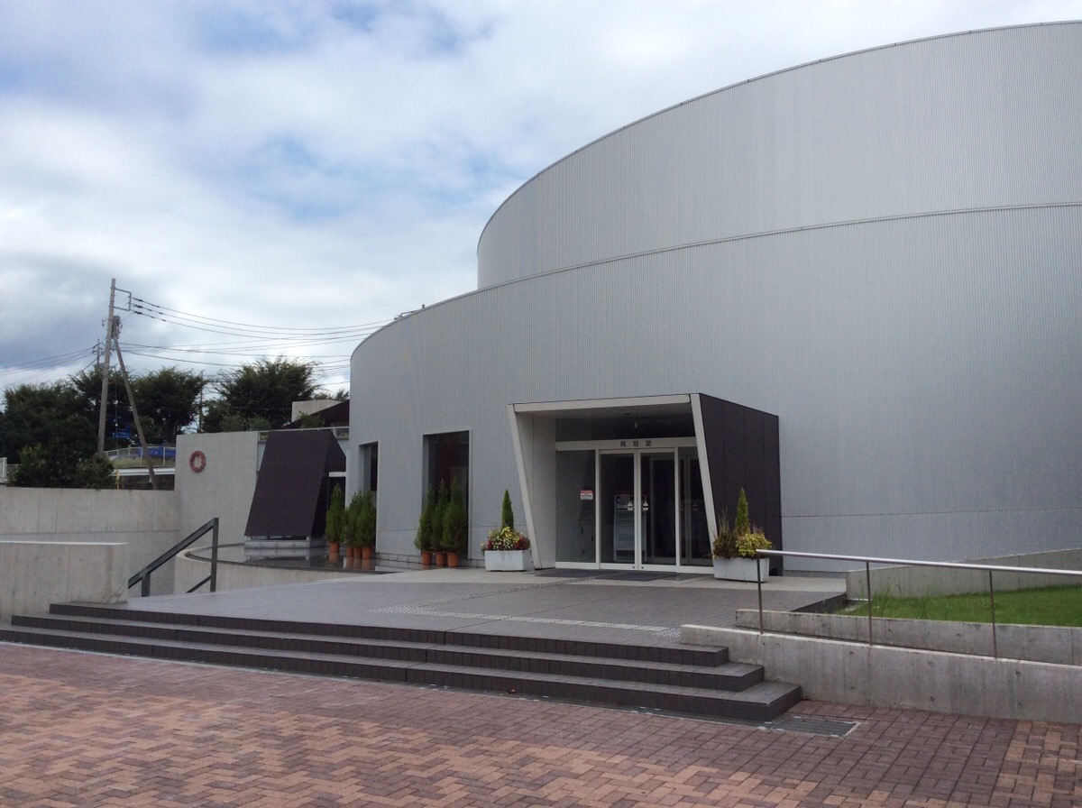 桜美林大学キャンパス内 荊冠堂(チャペル)B1 多目的ホール 2022/5/29境川クリーンアップ作戦