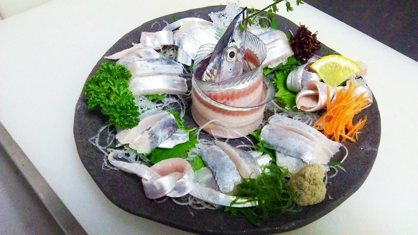お客様のために 野毛の魚料理のお店こだわりの食材を、納得の価格でご提供
