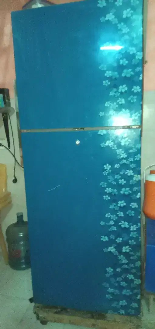 Beautiful Fridge in Bule Color available for sell in Karachi