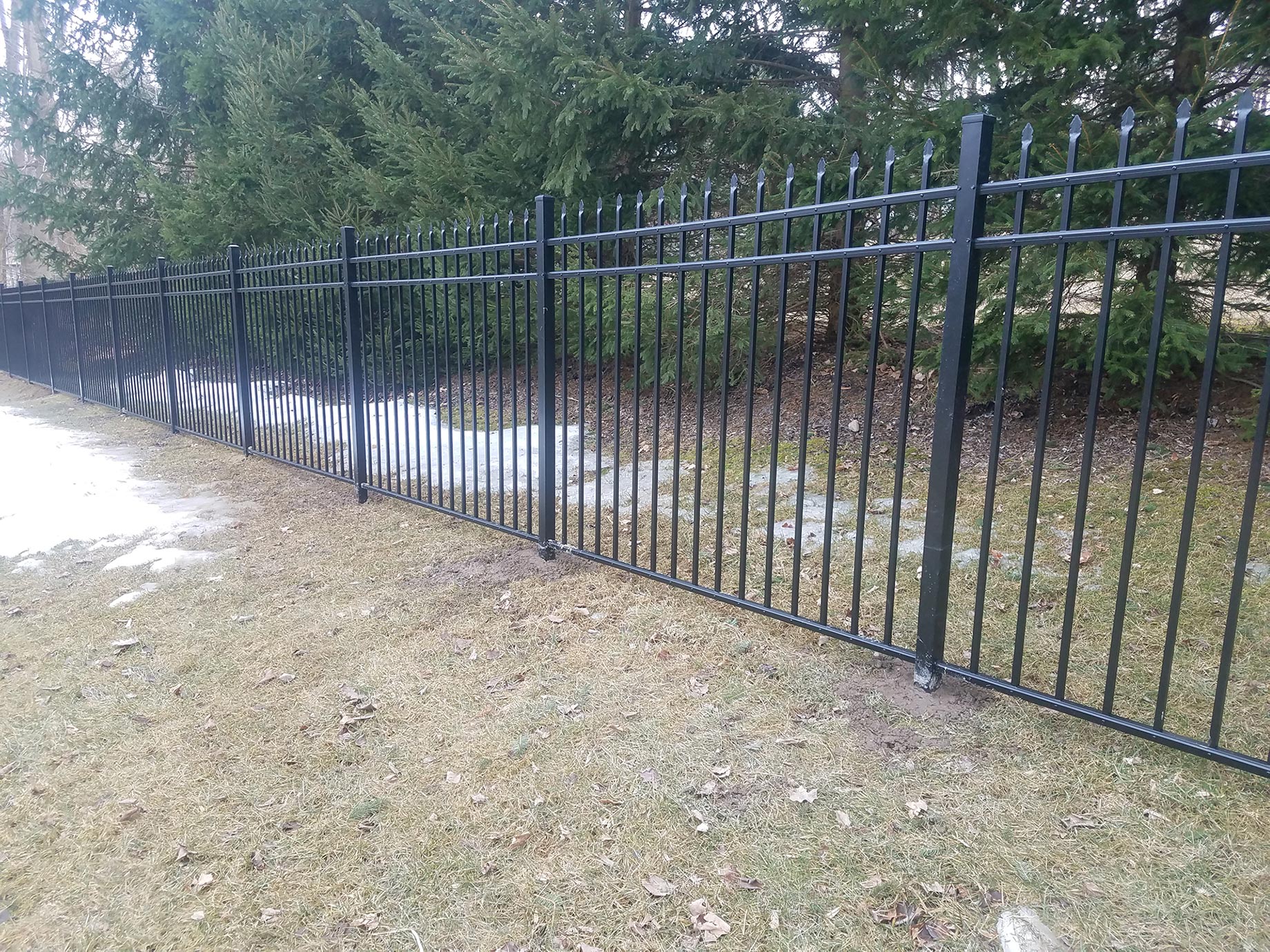 3 Rail Aluminum Fences Robust & Elegant Fencing in Putnam