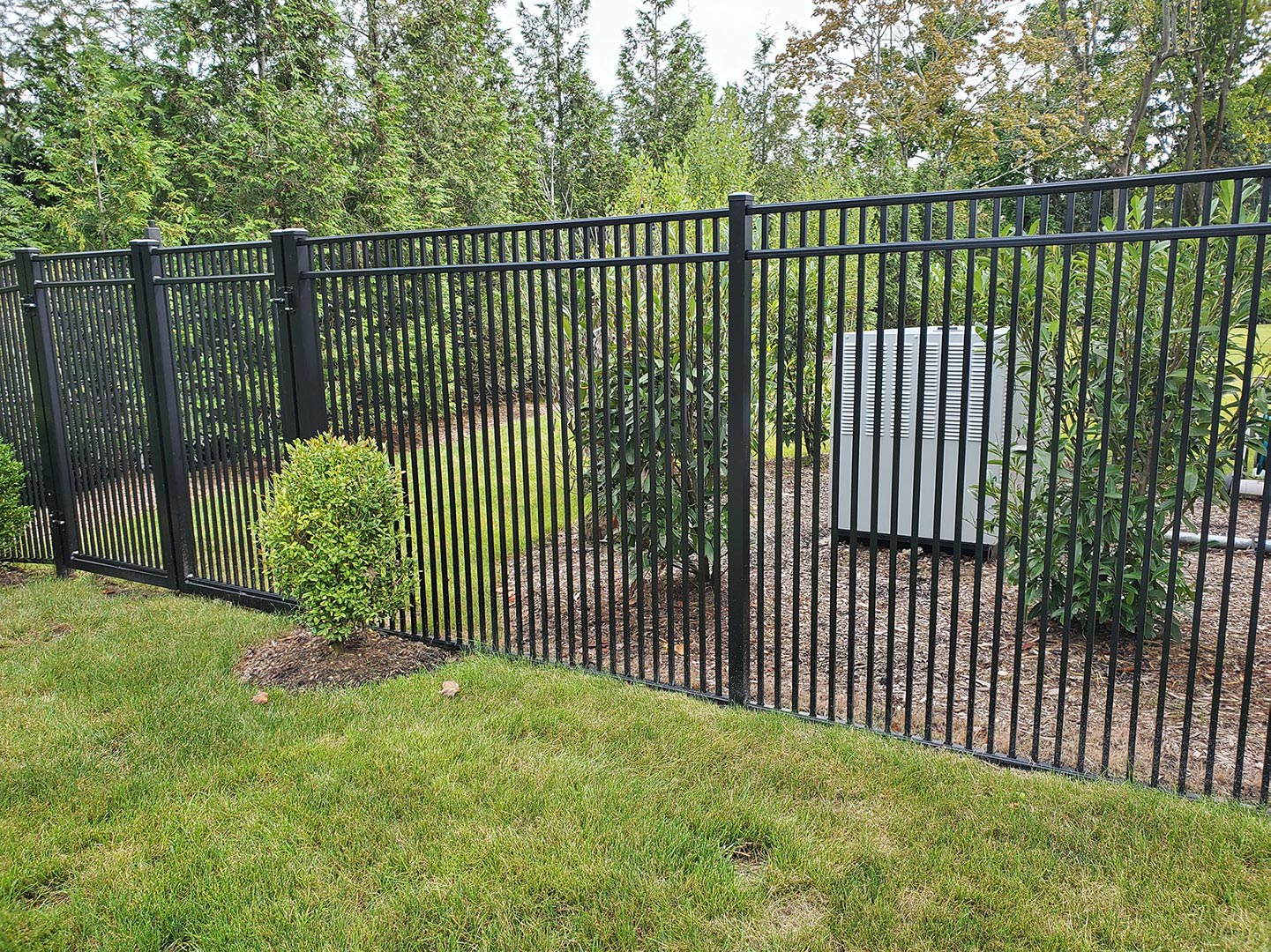 3 Rail Aluminum Fences Robust & Elegant Fencing in Putnam