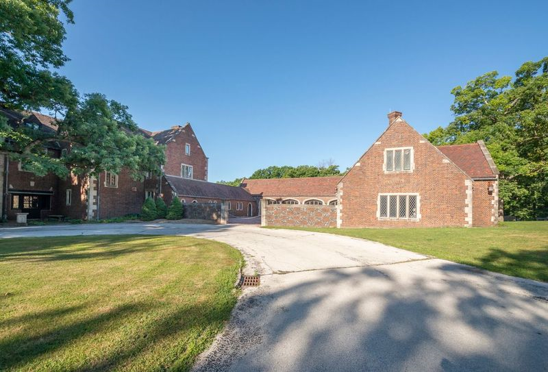 SALISBURY HOUSE & GARDENS Heritage of the House