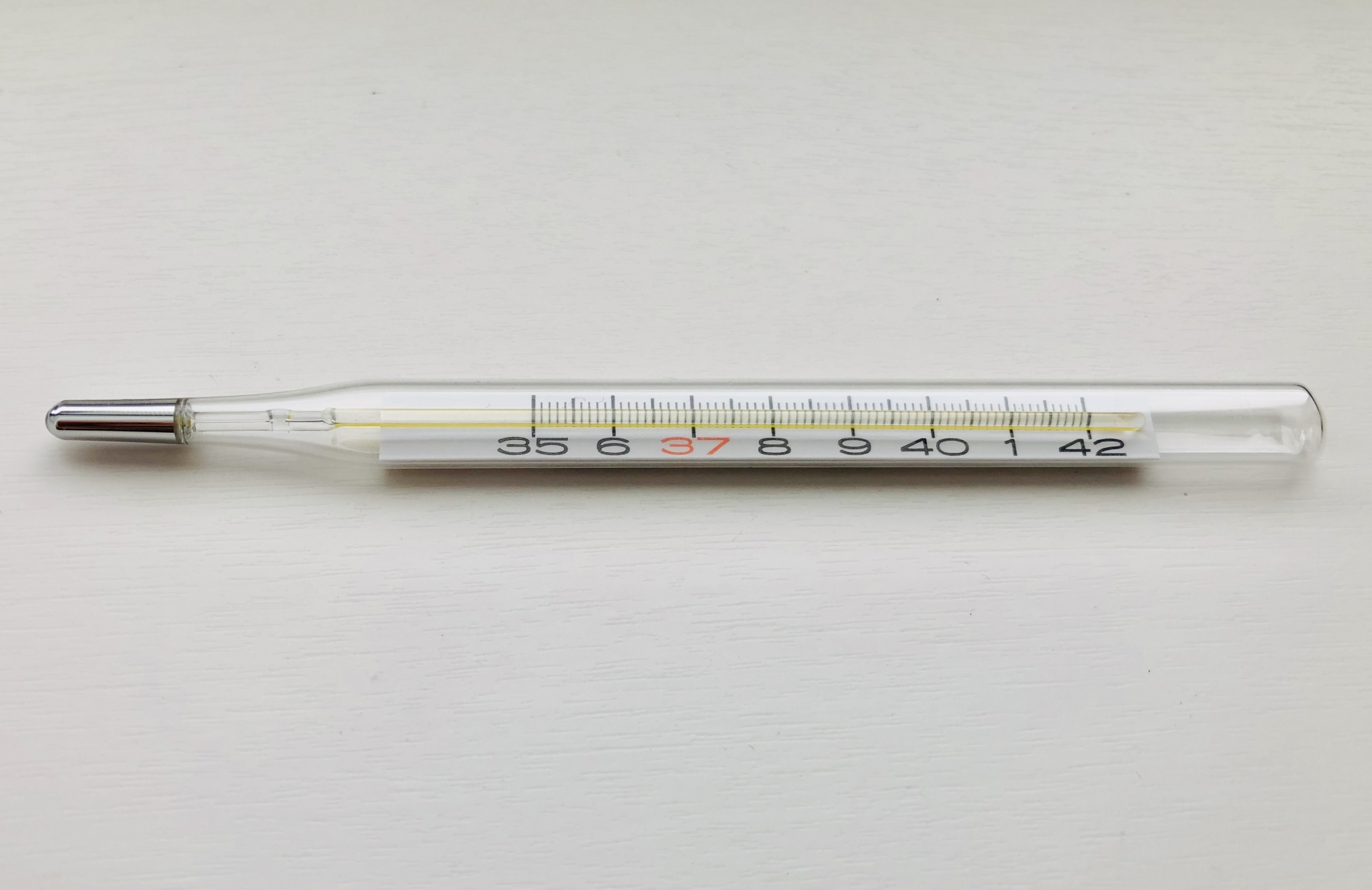 水銀式体温計・37度の赤い印 横浜元町サロン・レジーナ