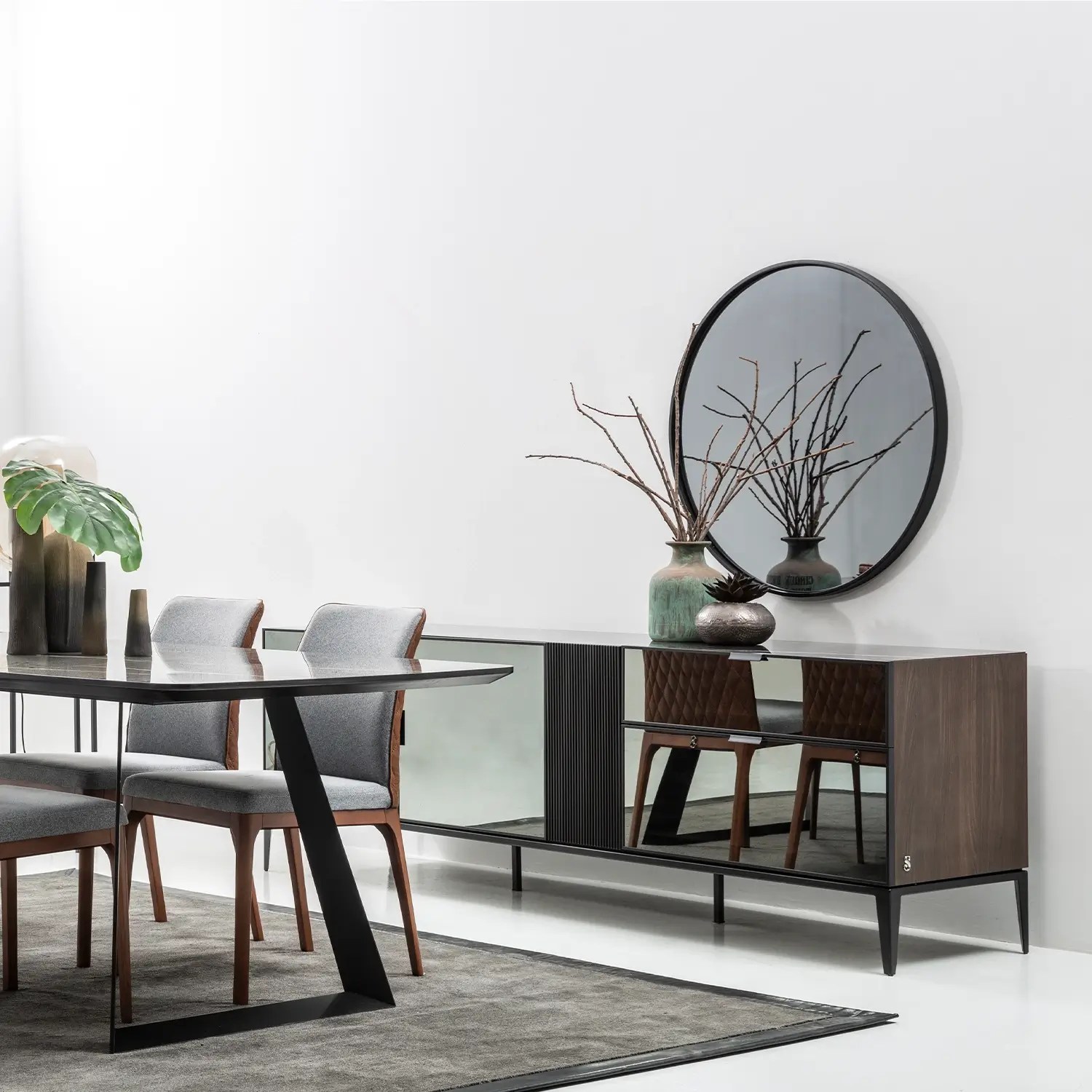 Toronto Console Saloni