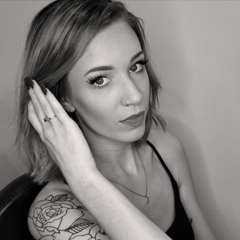 MADELEINE JONES 2_Square Salon Nefisa