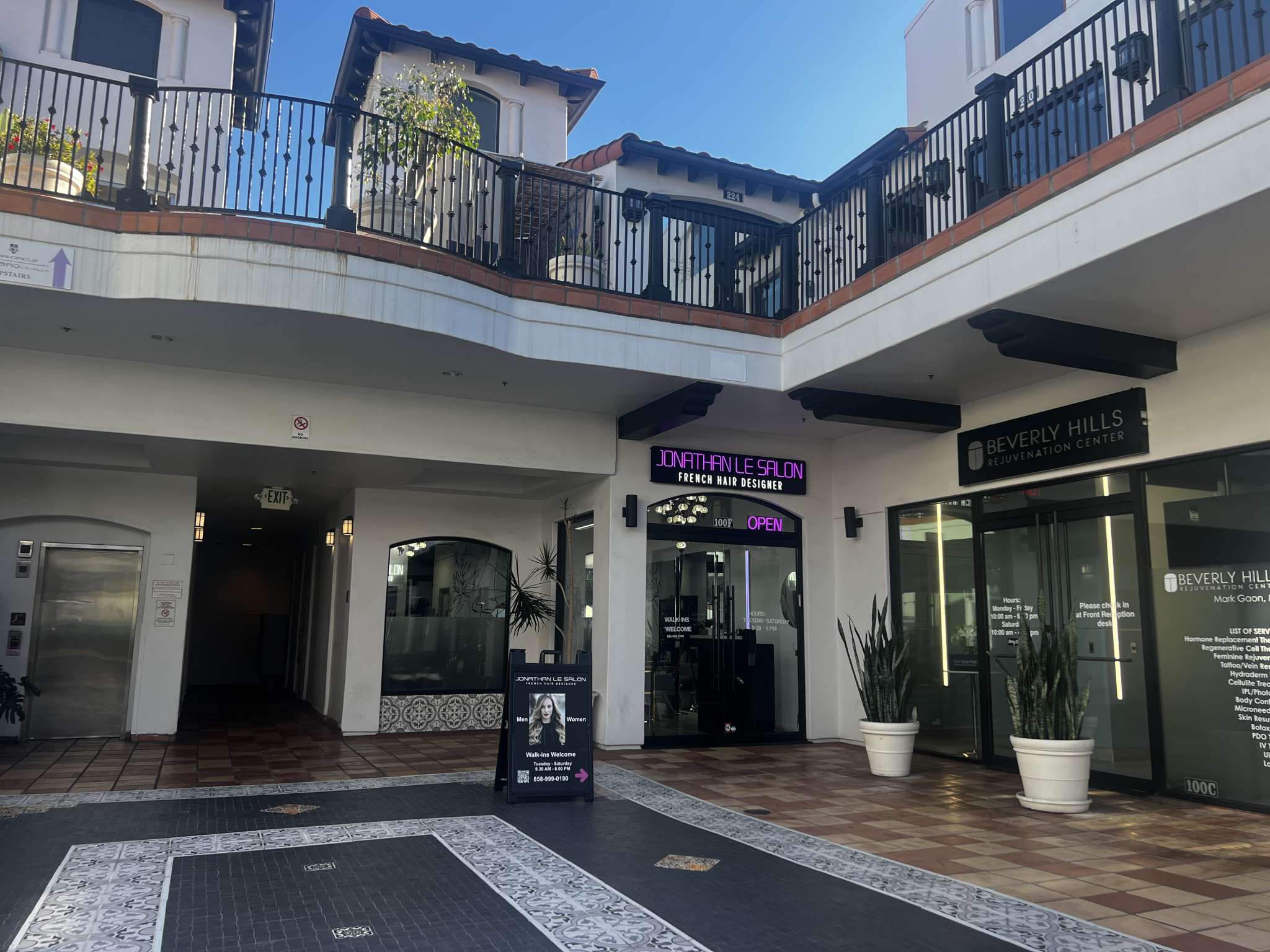 Booth rental La Jolla Salon Renter