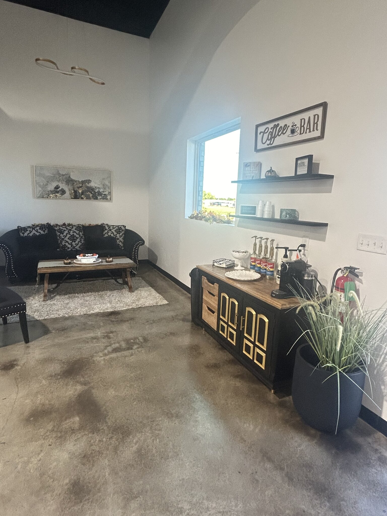 Salon Suite Rentals for Beauty Professional Hair Stylists, Massage