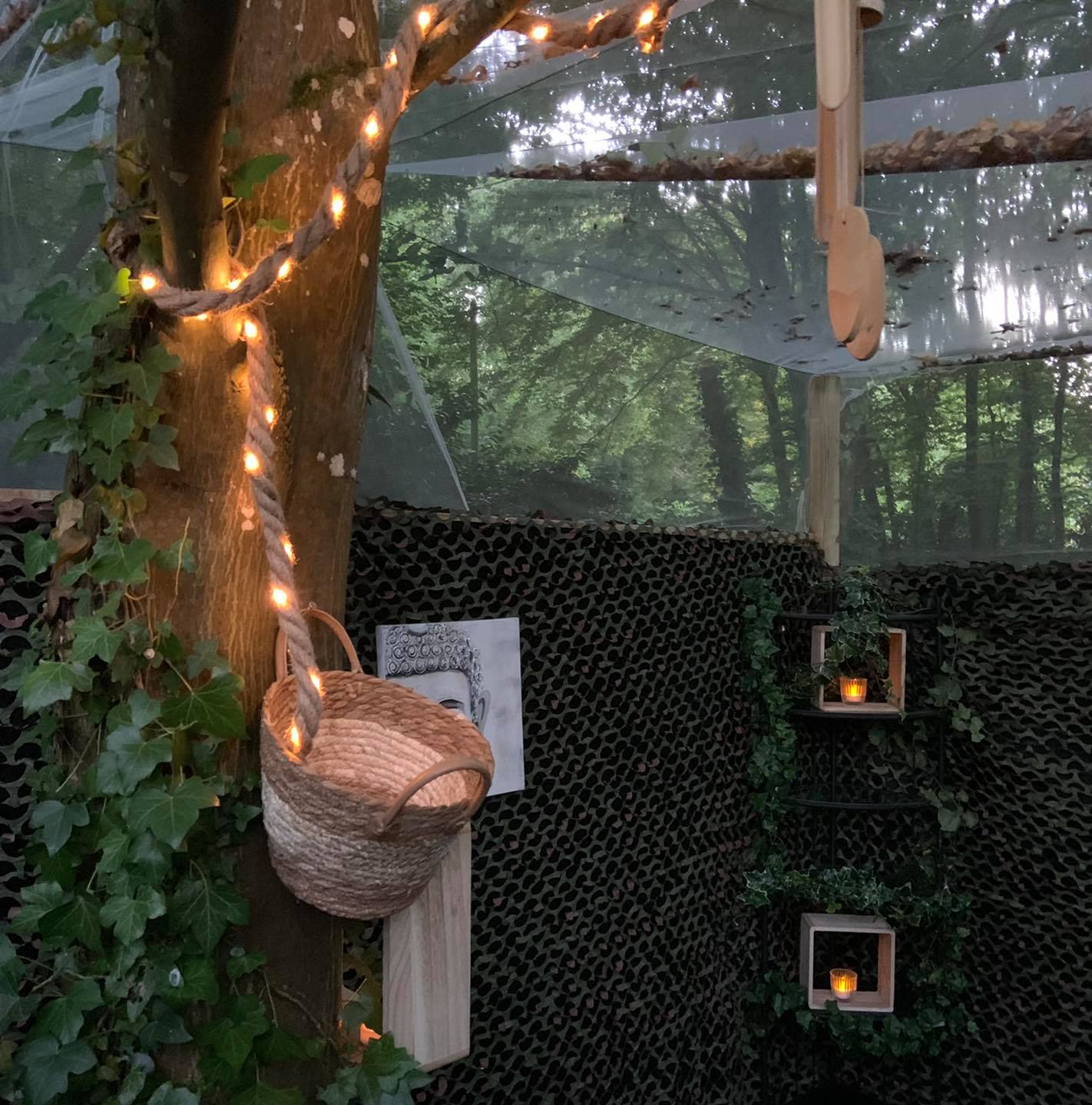 Séance Massage en extérieur LES SALONS LEOPOLD Restaurant à Cernaylaville