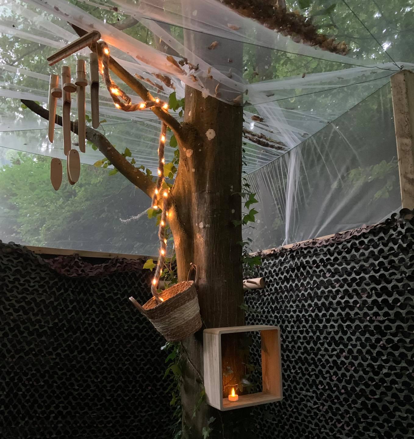 Séance Massage en extérieur LES SALONS LEOPOLD Restaurant à Cernaylaville