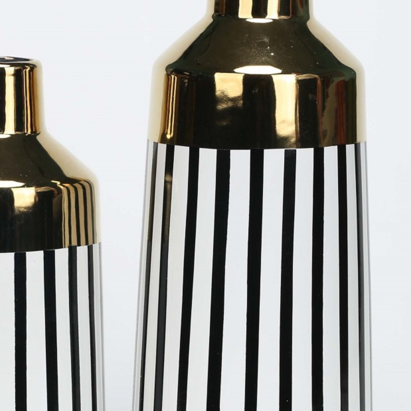 Black and White Vases Salt and Pepper