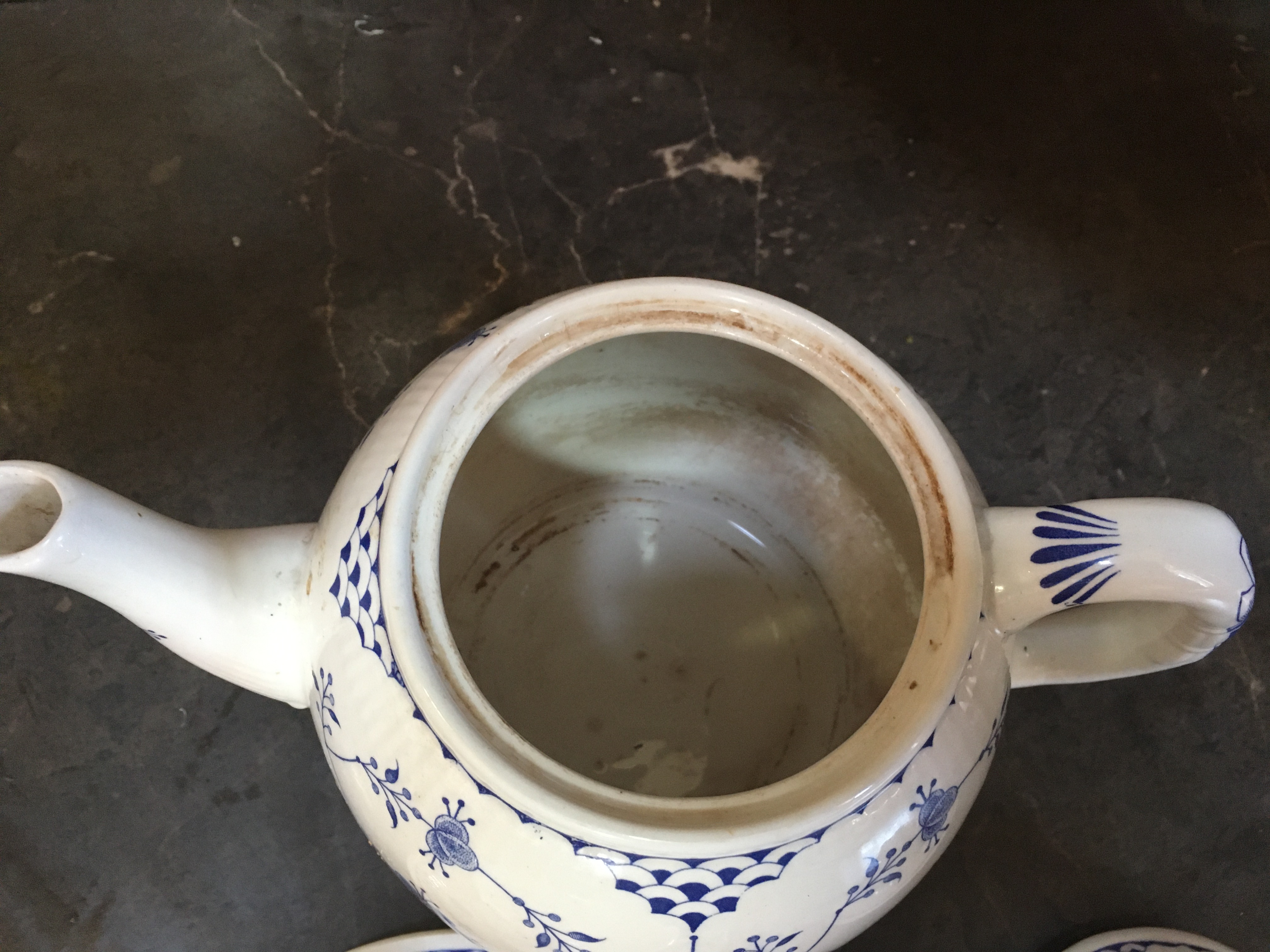 Only an old teapot Sambasue21