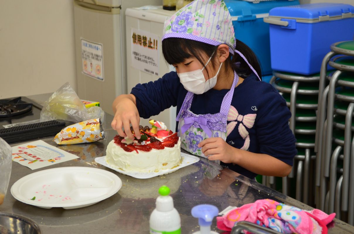 ケーキを簡単に作りたい！初心者Okな厳選レシピ50選｜暮らしニスタ クリスマスケーキ作り開催：飯豊町(中部・白椿・東部・西部・中津川）地区公民館 公式サイト