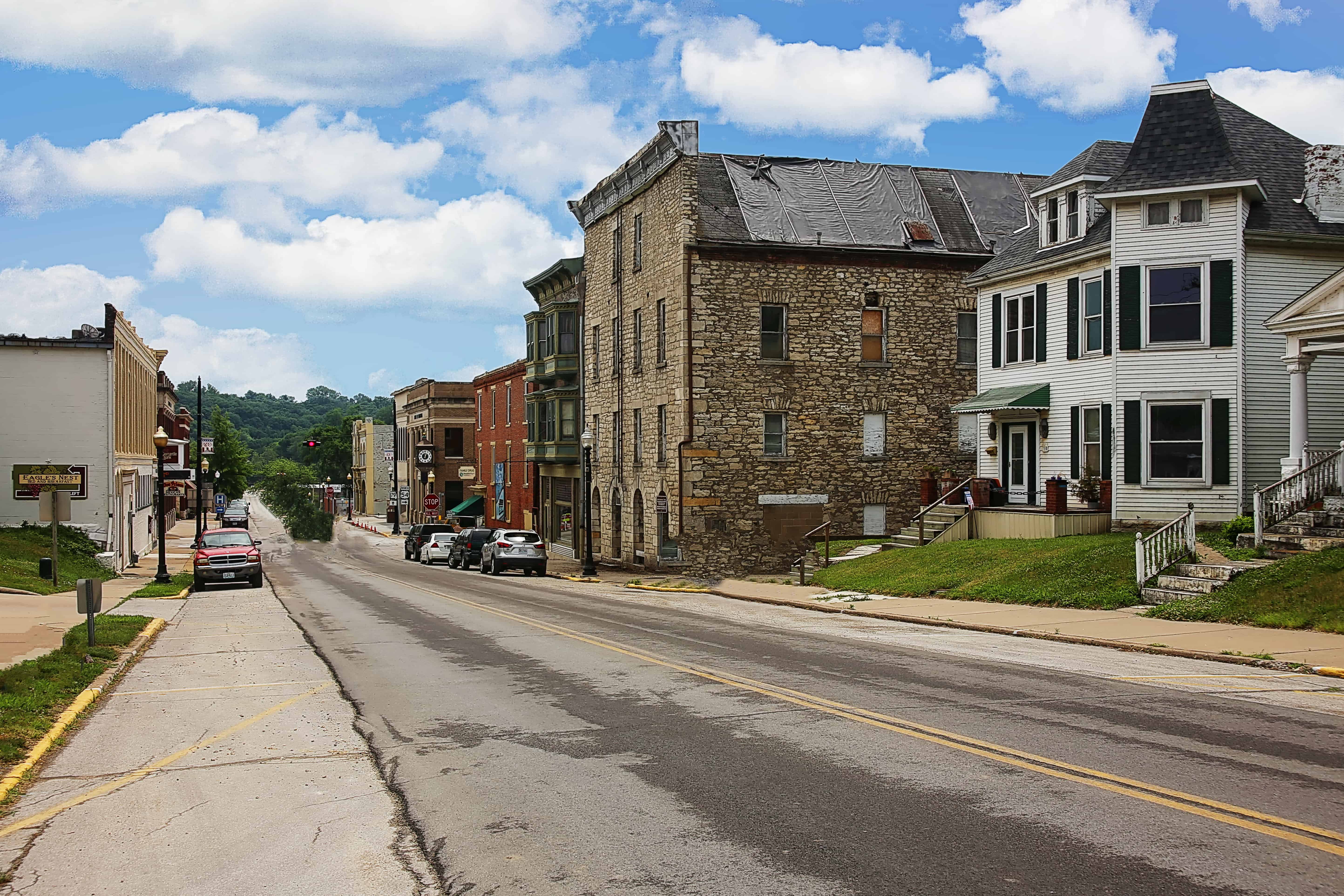9 Fascinating Small Town Day Trips From Springfield, Missouri