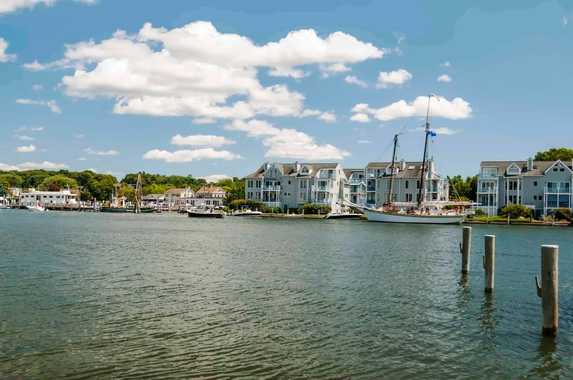 15 Connecticut Vacation Spots Filled With Inlet Towns