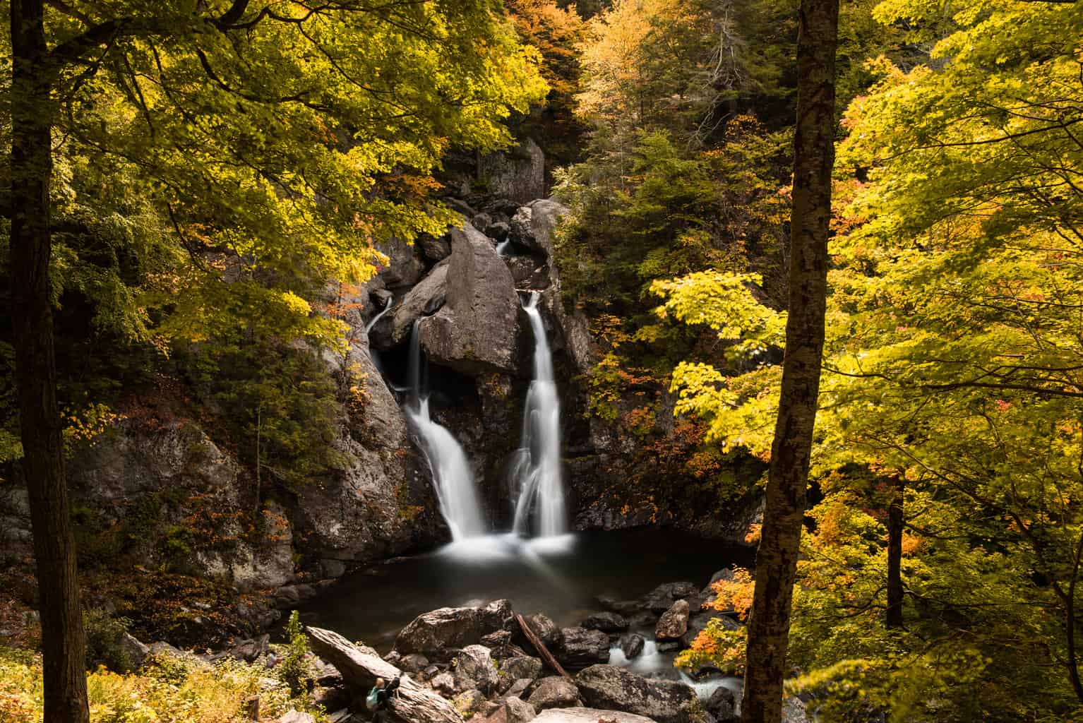 7 Waterfalls in New England for a Breathtaking Daytrip