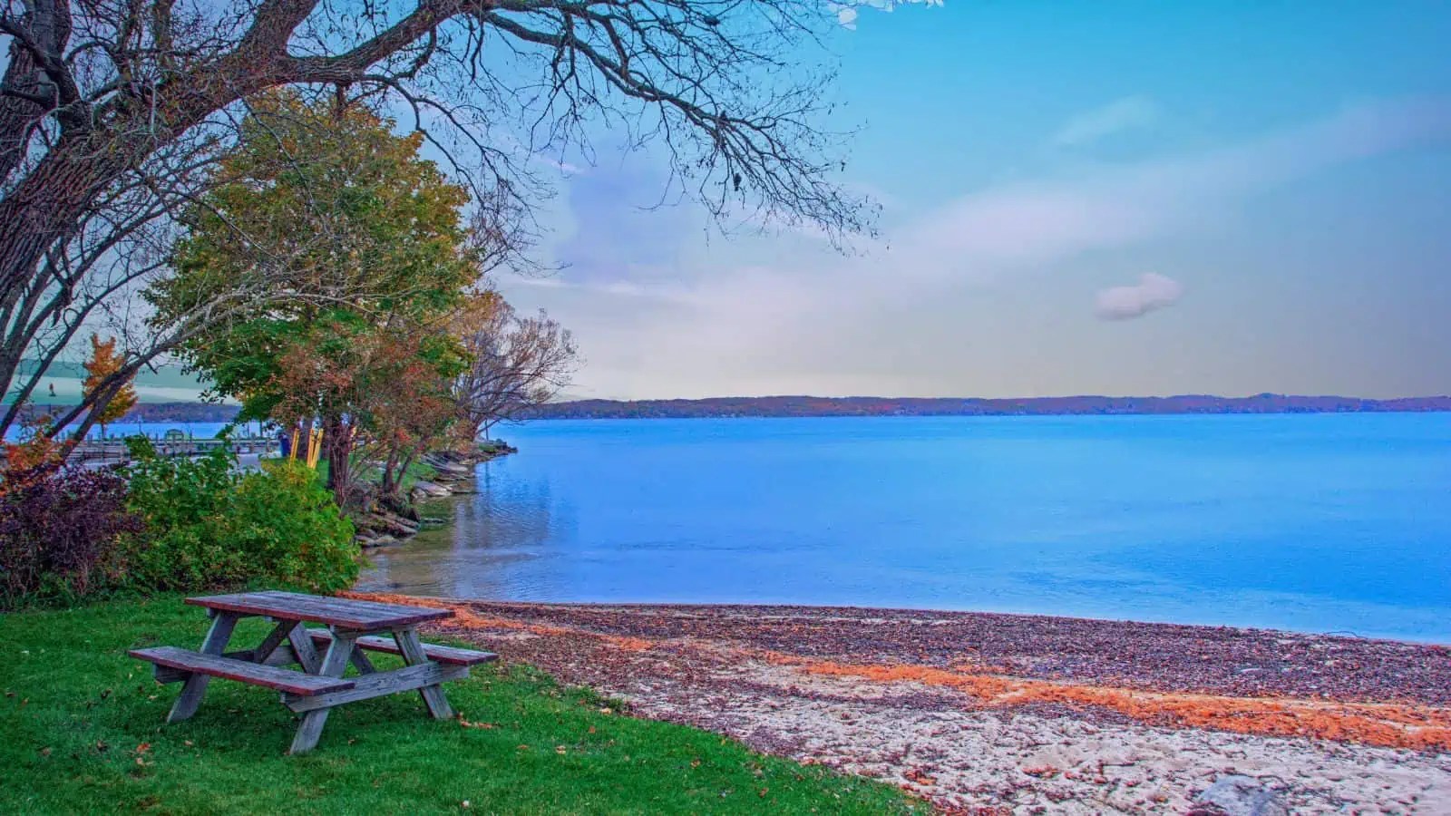 15 Best Lakes In Michigan For A Beautiful Day Out