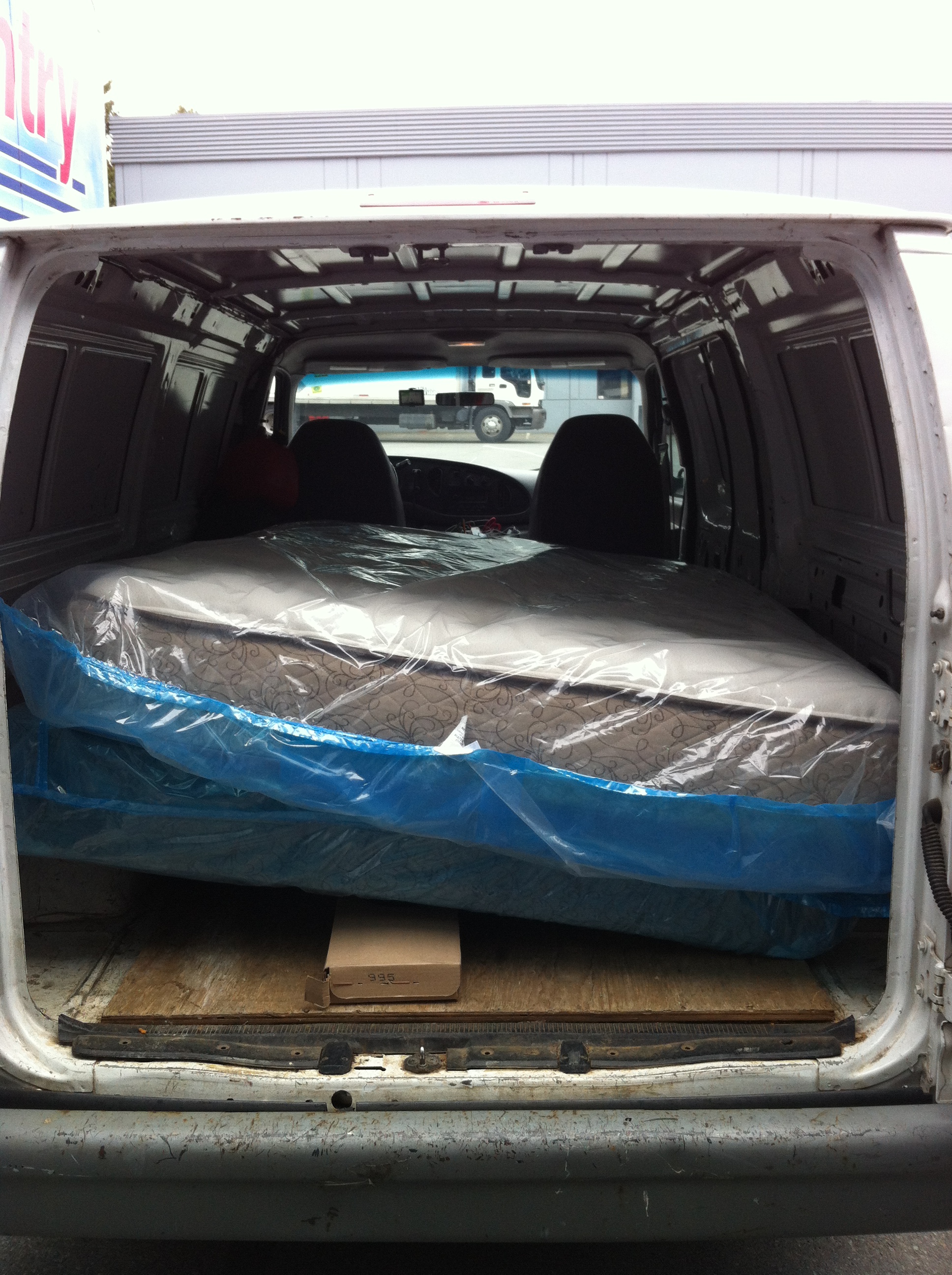 Mattress Delivery and Small Moves in Vancouver Sam's Small Moves Sam's Small MovesSam's