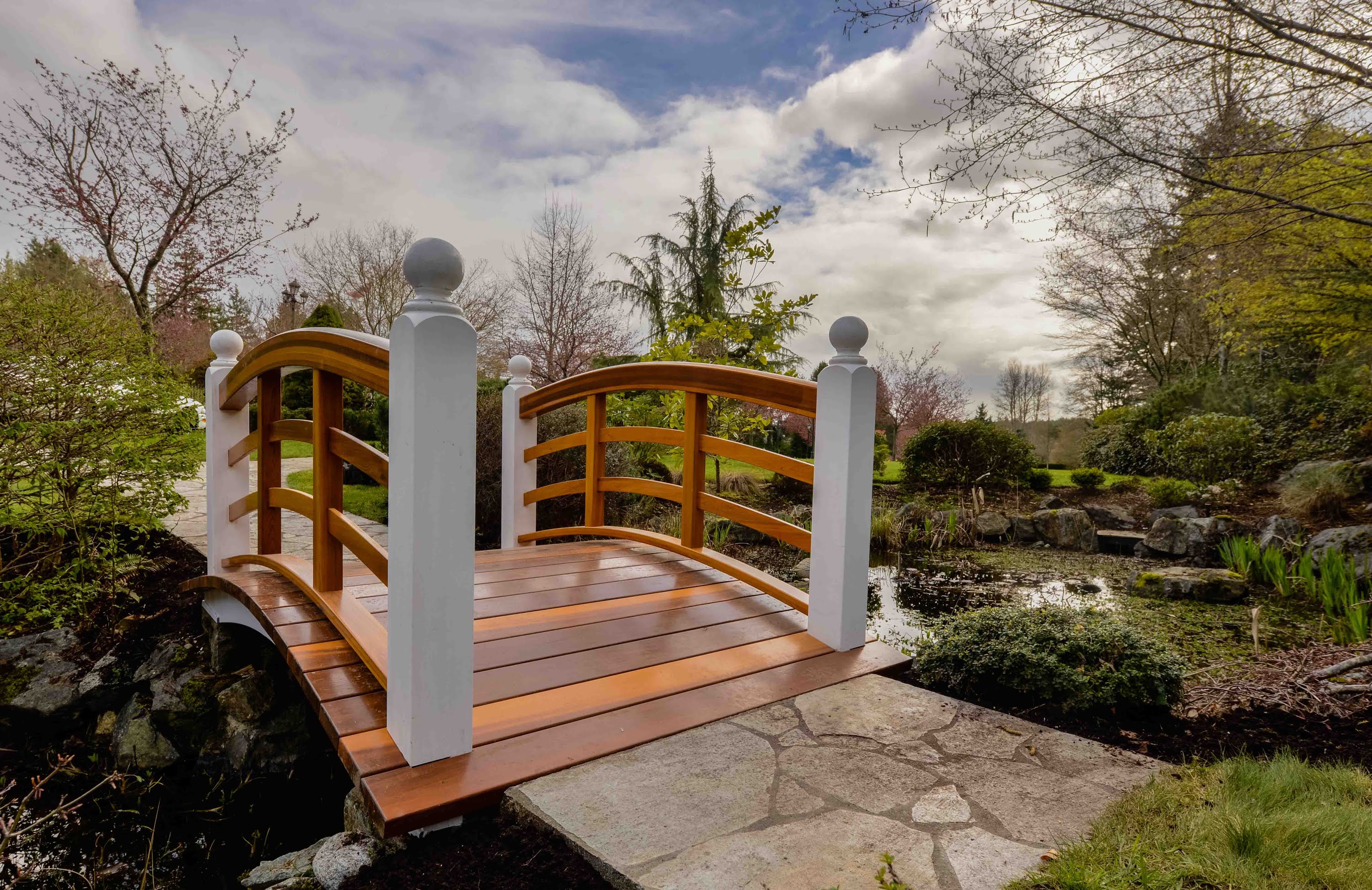 Arched Wood Bridge, Start to Finish Time Lapse The Samurai Carpenter