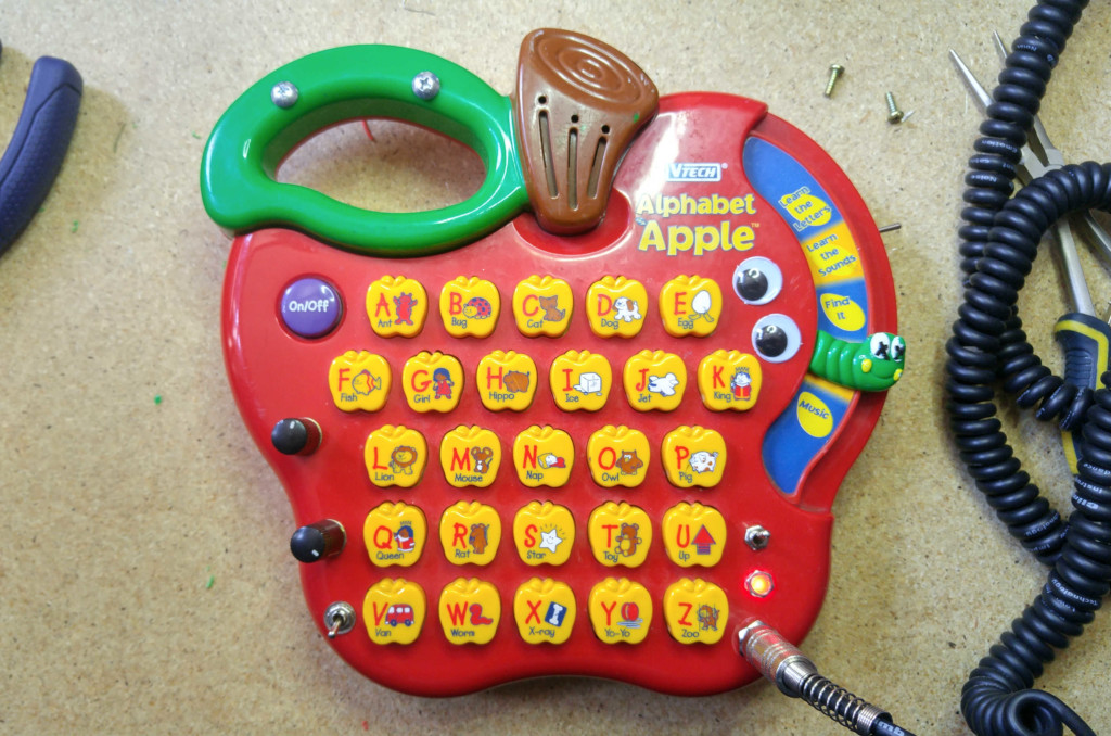VTech Apple Complete Sam Vs. Sound