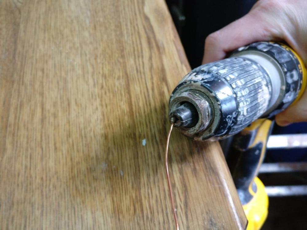 How to Straighten a Length of Wire