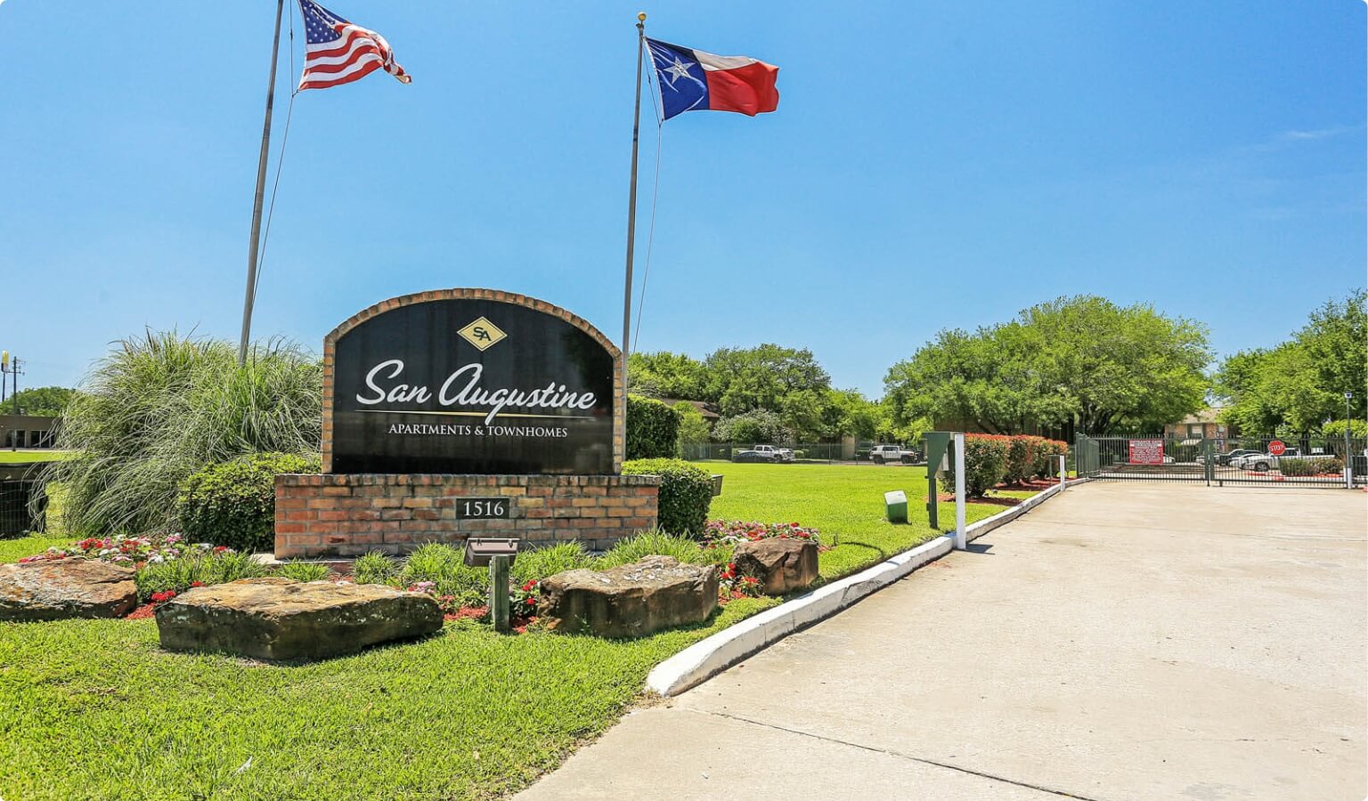 Gallery San Augustine Apartment