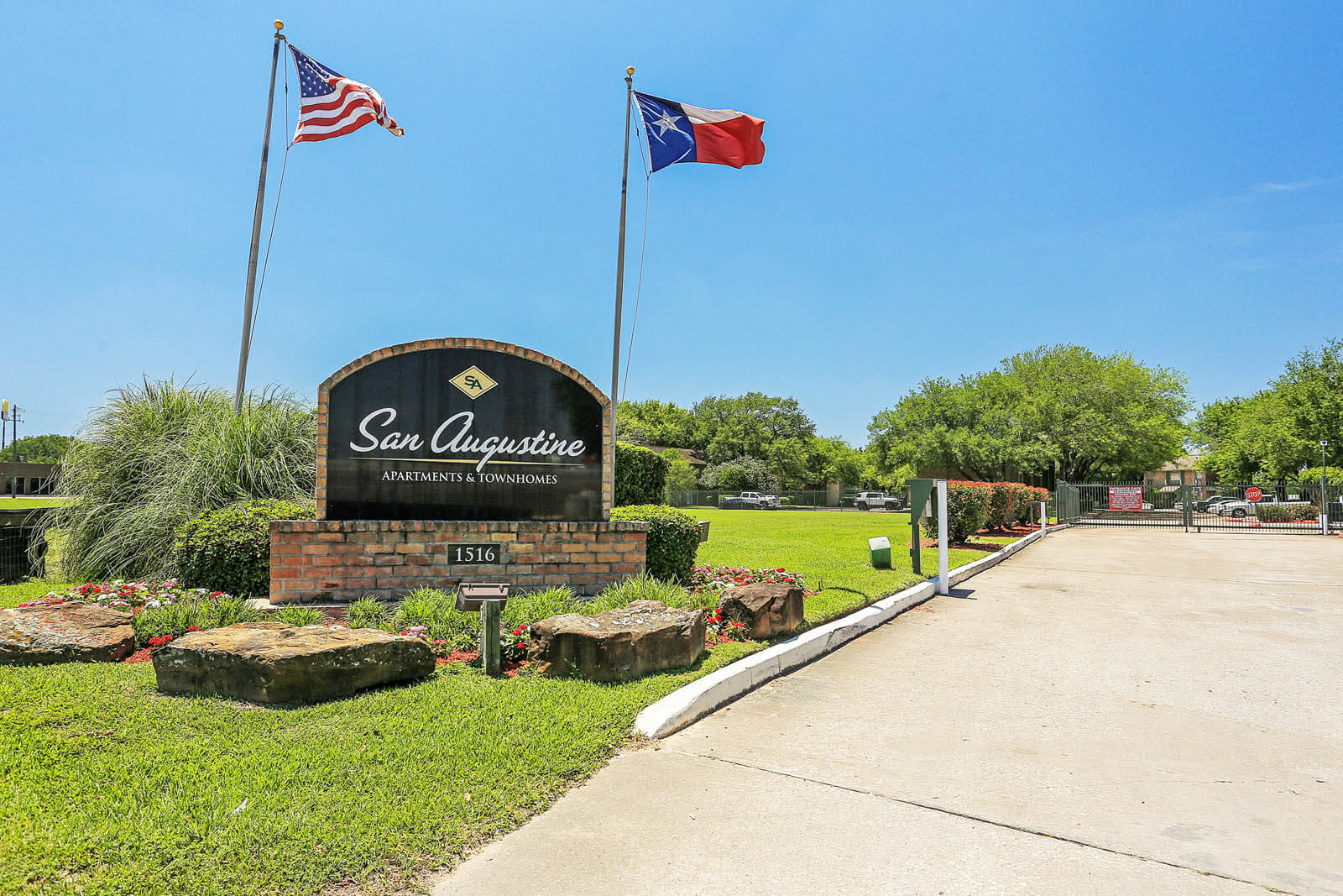 San Augustine Apartment Location, Community & Quality Living Starts Here!