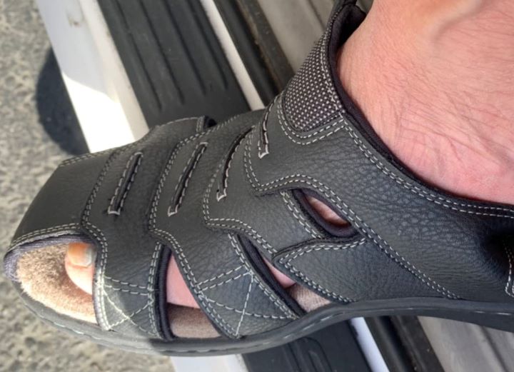 Best Sandals for Back Pain