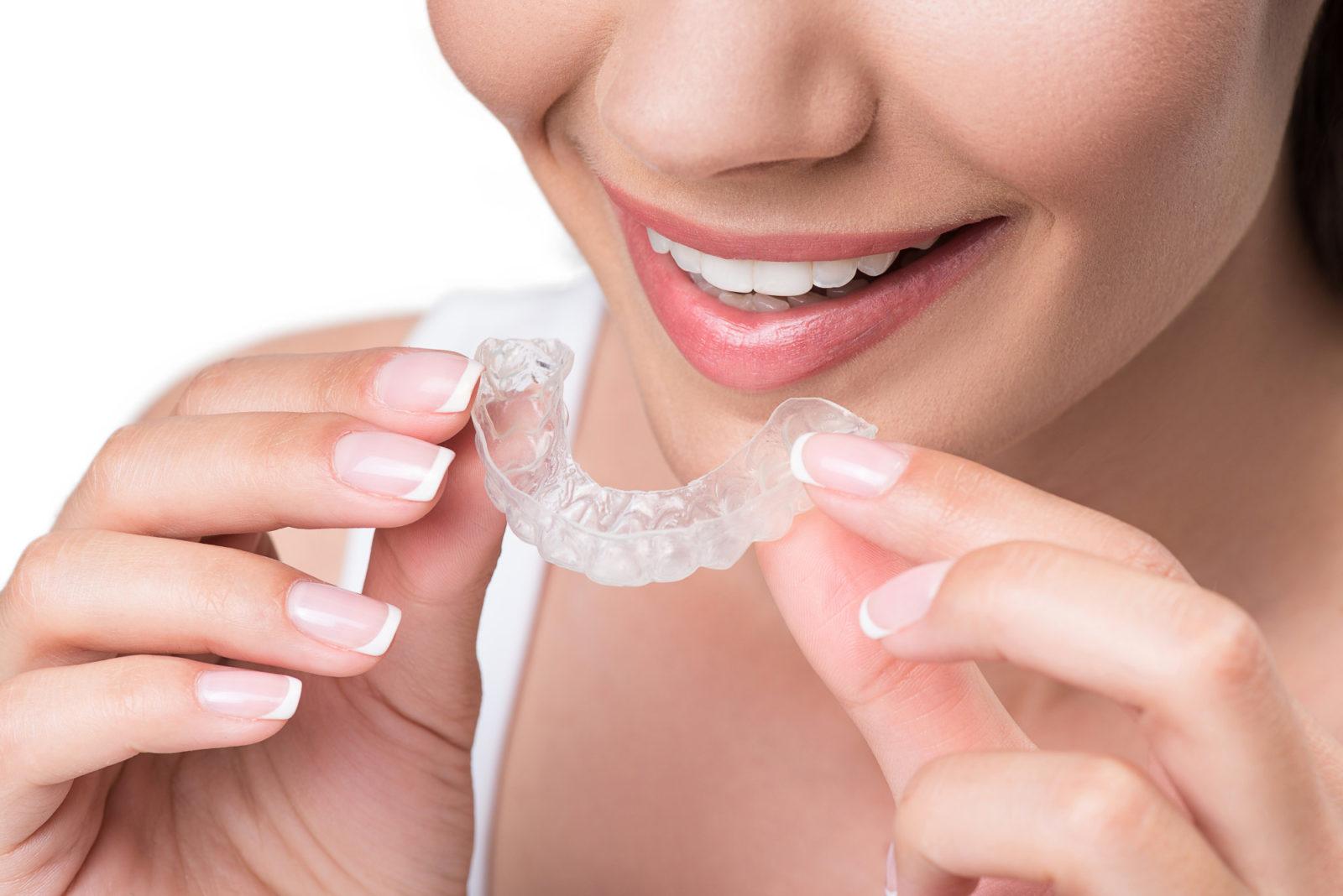 7 Simple Invisalign Cleaning Tips Every Patient Should Know About