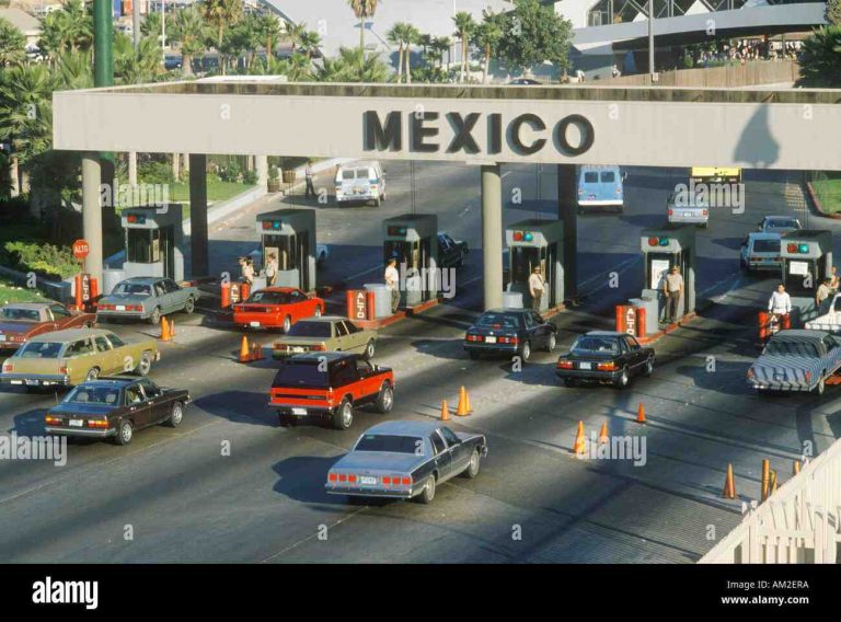 How far is San Diego from border of Mexico? San Diego Awards(015)