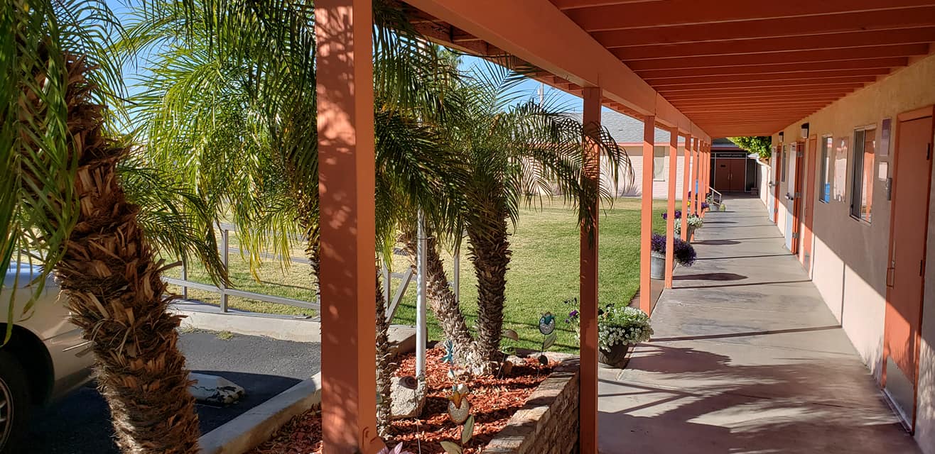 Outside Hallway to SandScribbles!