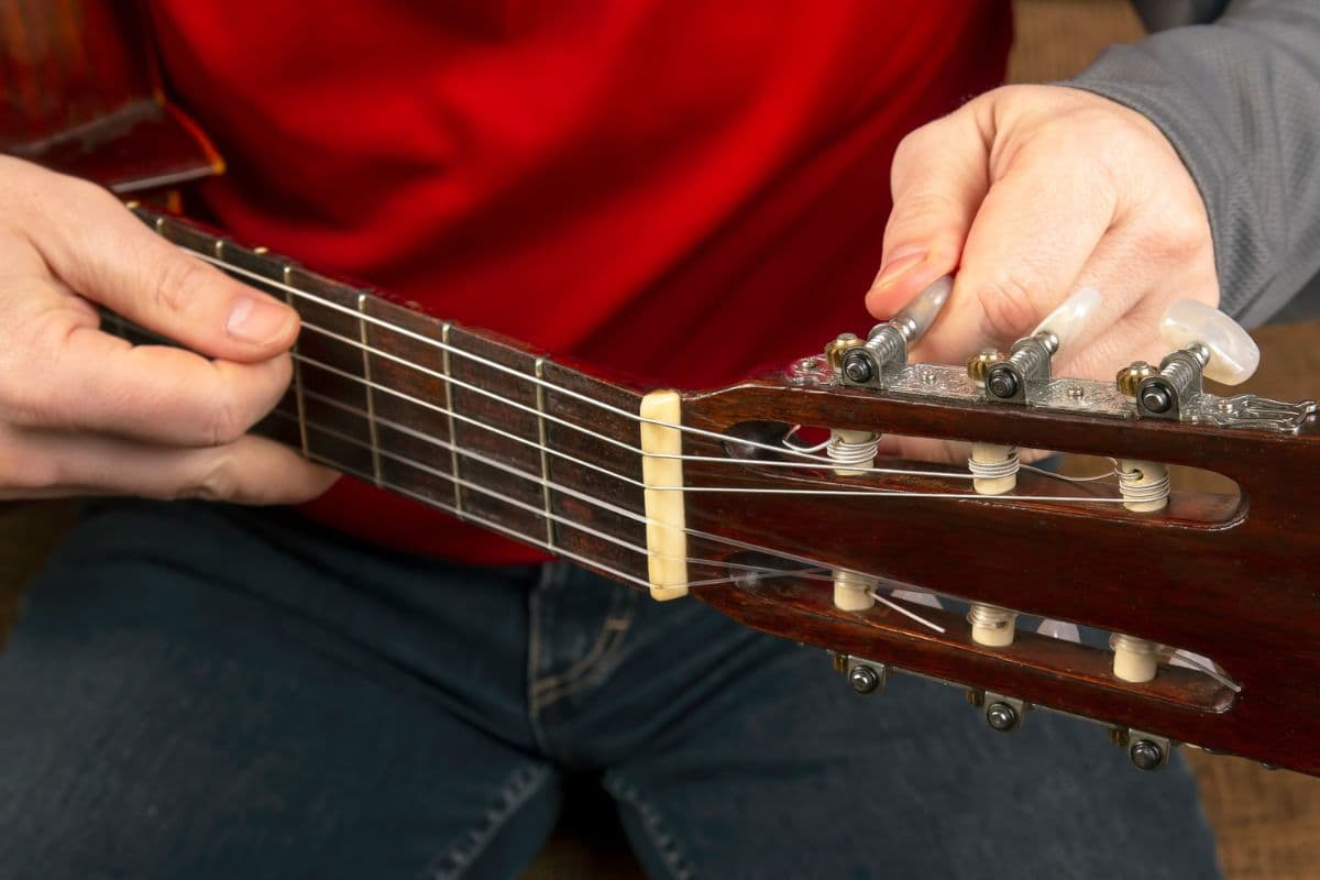 Nylon Guitar Strings Stretching Tips & Tricks