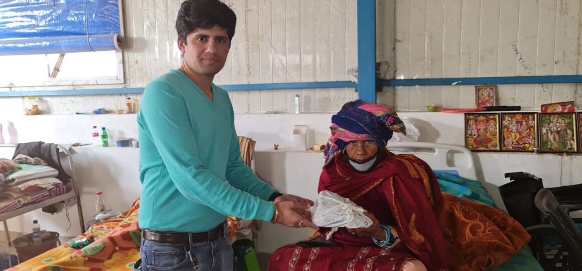 Blanket Distribution for Poor and Helpless People Sankesh Foundation