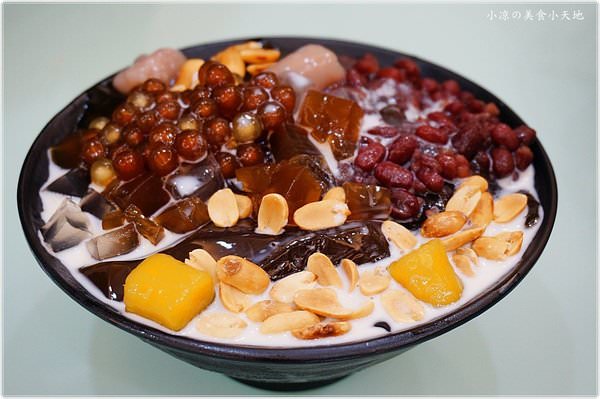 『台中。北區』杏子豆腐冰、嫩仙草、紅豆湯║夏季消暑甜湯/雪花冰，咕溜的仙草搭配嚴選豐富配料，健康又養生！透沁涼阿~~