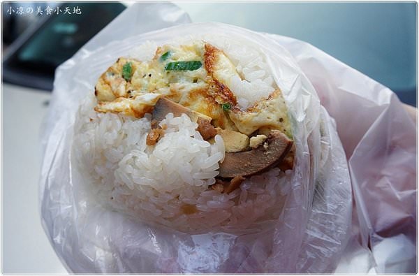 『台中。北區』陝西路無名飯糰║超人氣蔥蛋飯糰/荷包蛋飯糰/蛋餅，料多到連飯都包不住，一早就給你元氣滿滿