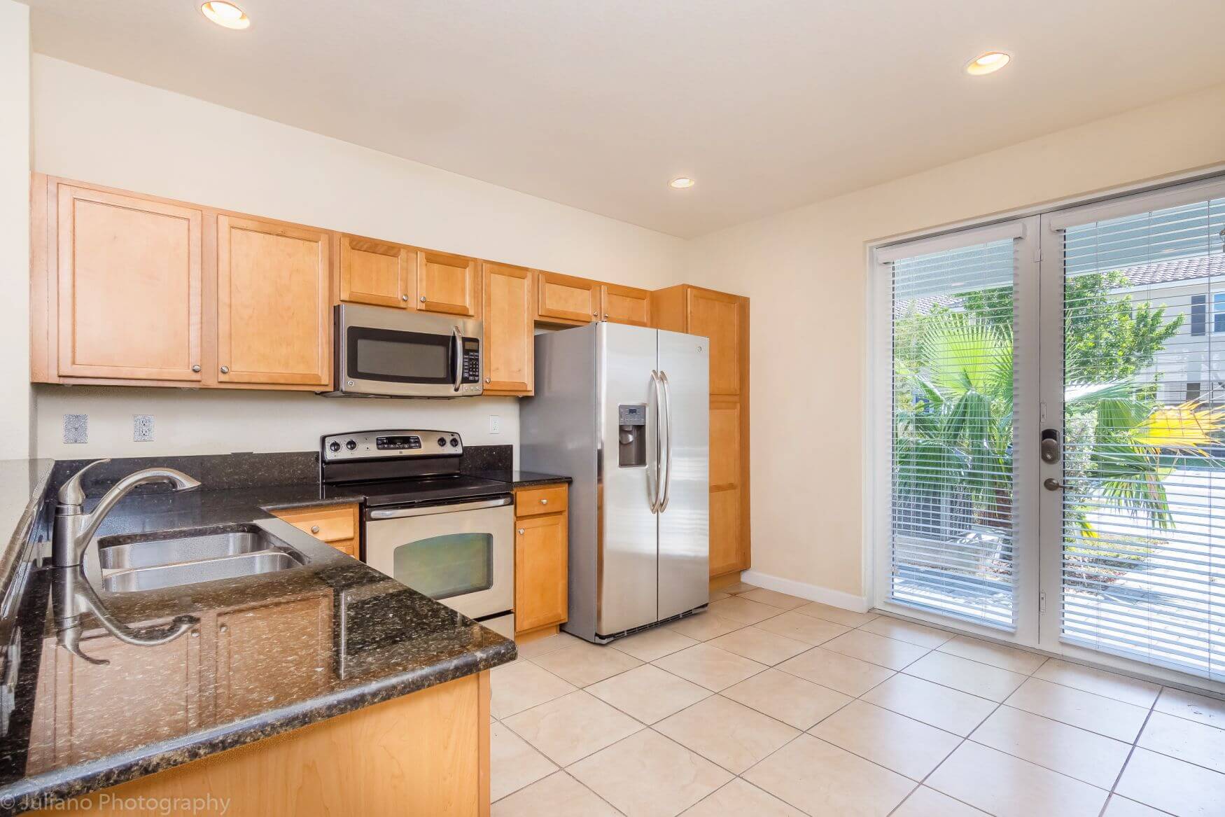 Kendall Square for sale Alhambra Santana Sales Group te ofrece un hermoso townhouse en venta