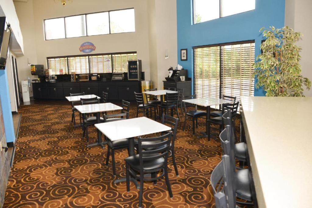 Baymont by Wyndham Santee Santee Cooper Golf