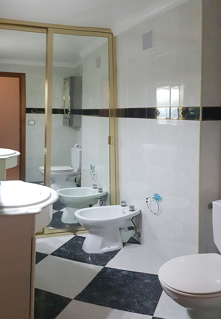 Reservado. ALQUILER. Piso con Terraza y 2 baños comprar y vender en