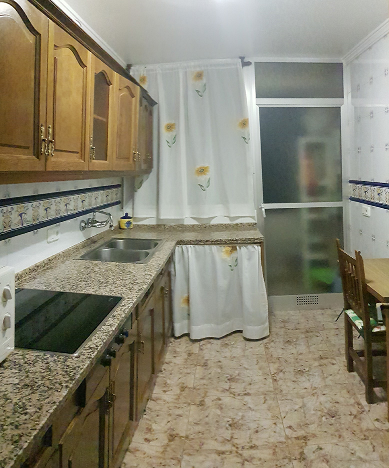Reservado. ALQUILER. Piso con Terraza y 2 baños comprar y vender en