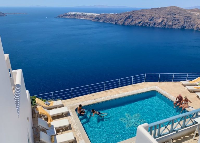 Best Time to Visit Santorini For weather, honeymoon