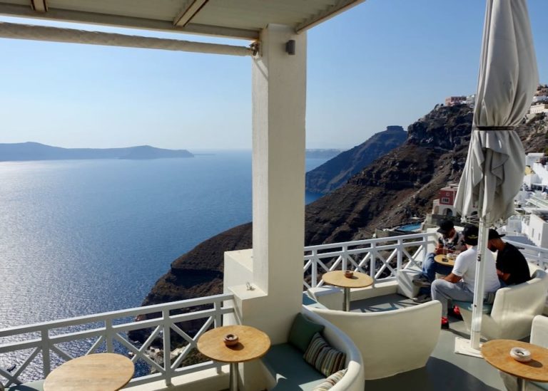 Best Time to Visit Santorini Weather, beaches, & sunshine