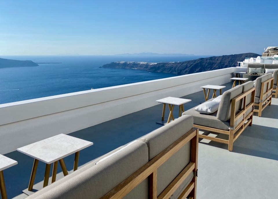 5 Best Luxury Hotels in Santorini