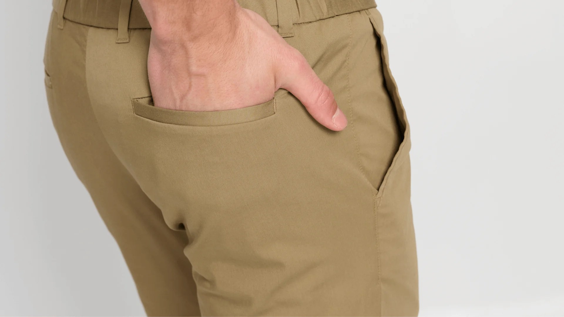 Khakis vs. Chinos Differences & How to Style Them
