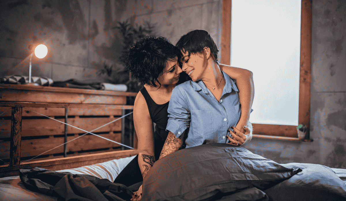 Best Lesbian Sex Toys, Strap-Ons & Dildos | SAPHETTE