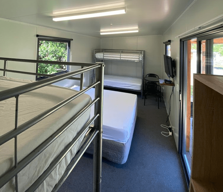 Cabins / Lodge Sapphire Springs