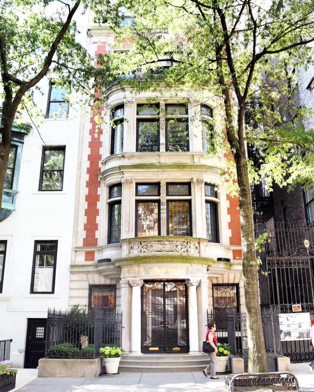 Gossip Girl Filming Locations in New York City You Must Visit