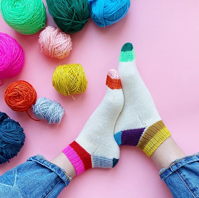 27 Free & Easy Sock Knitting Patterns (Great for Beginners!) Sarah Maker
