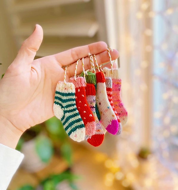 25 Free Christmas Knitting Patterns Sarah Maker